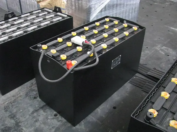 蓄電池使用壽命短有哪些原因造成？